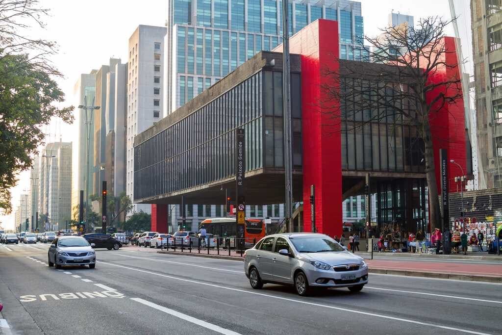 Avenida Paulista com o MASP ao fundo